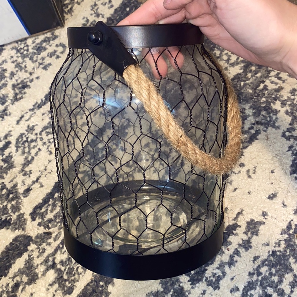 Storage container